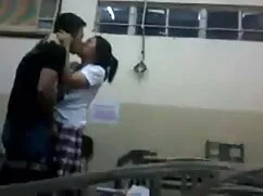 সকালে রান্নাঘরে বাংল ...