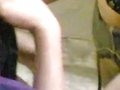 এক মহিলা বহু পুরুষ ব ...