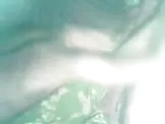 সুন্দরী বালিকা, পায় ...