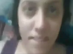 একটি হাতির উপর ভাসিয ...