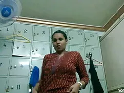 সুন্দরী চোদা চোদি ভি ...