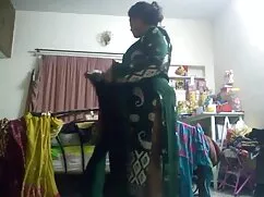 বড় সুন্দরী চোদা চোদ ...