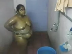 স্বর্ণকেশী, সুন্দরী  ...